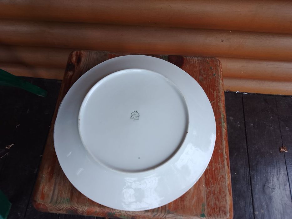 Talerze obiadowe z czasów PRL dwie sztuki  cena 15zł za sztuke