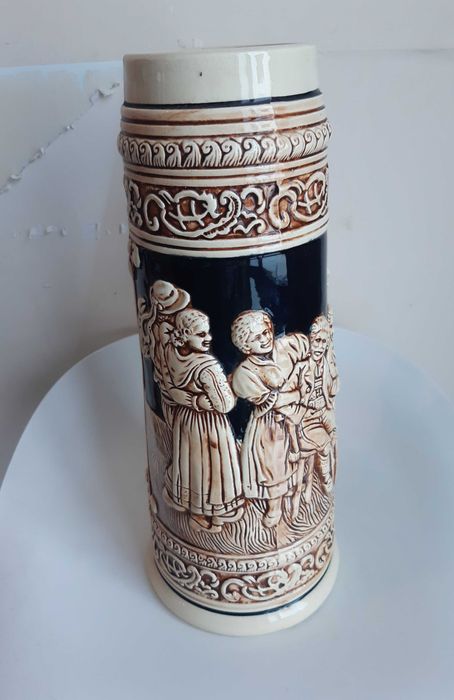 Caneca de grandes dimensões em Porcelana Oriental