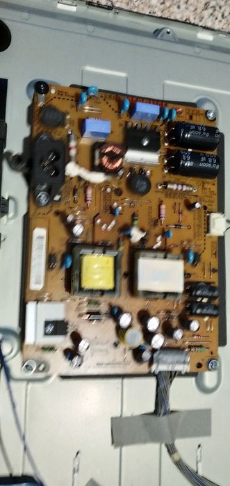 LG 32 LF 5800. Смарт тв! Можливо по запчастинах