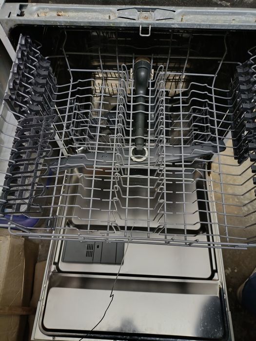 Máquina de lavar louça para,quem quer recuperar está a trabalhar