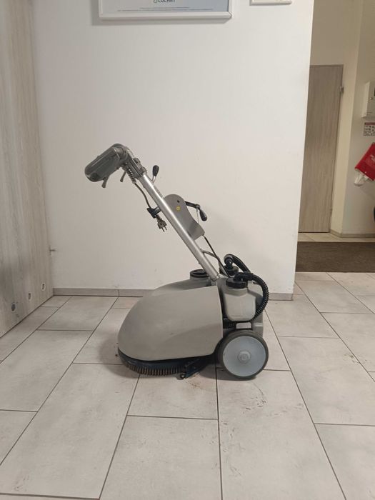 Szorowarka /maszyna czyszcząca Comac Vispa Sieciowa 230V