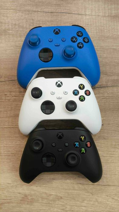 Pad bezprzewodowy Xbox One - 3 sztuki | Carbon Black, Robot White, Blue |