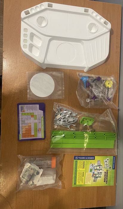 Великий хімічний набір Ooze Labs Chemistry Station (Thames & Kosmos) — 20 експериментів