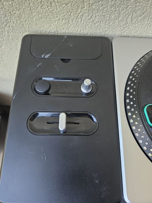 DJ Hero Wireless Turntable Controller - PlayStation 3