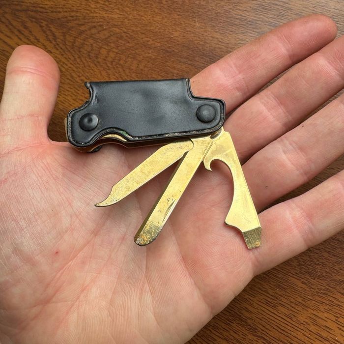Scyzoryk Bassett USA