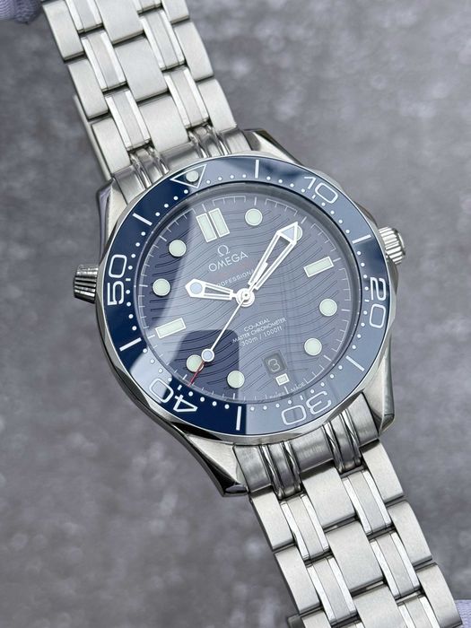 Механические часы с автоподзаводом Omega Seamaster Blue 300m