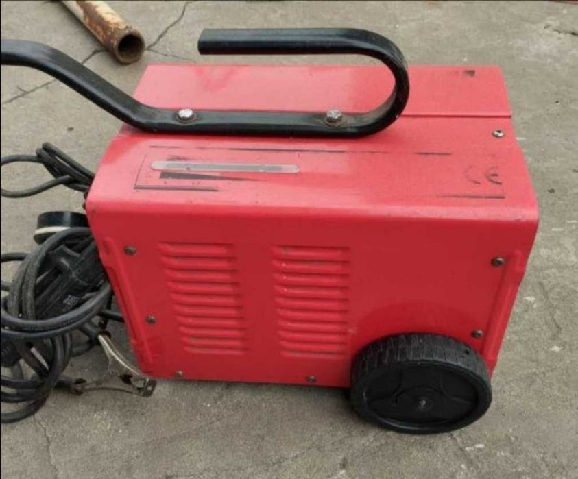 Продаю, або обм1няю свій зварюаальний апарат.