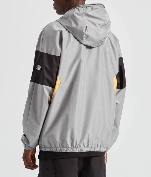 Impermeável Novo M (cava à cava 63cm)