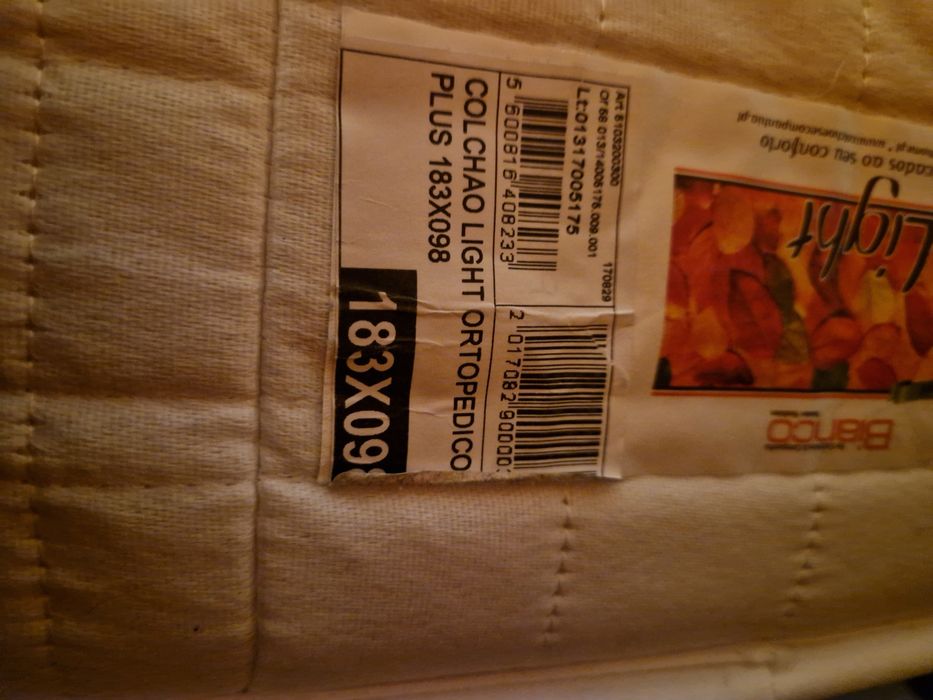 Cama de corpo e meio
