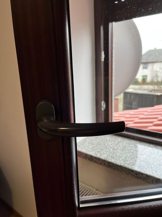 Klamki do okien i drzwi balkonowych/tarasowych