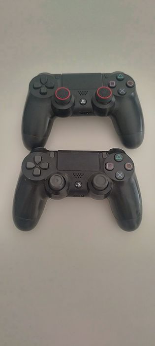 PS4 1tb + 2 comandos +  2 jogos + assessórios em bom estado
