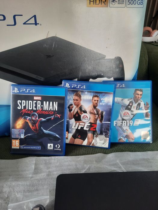 Ps4 slim 500gb .