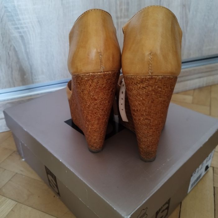 Buty na koturnach rozmiar 36