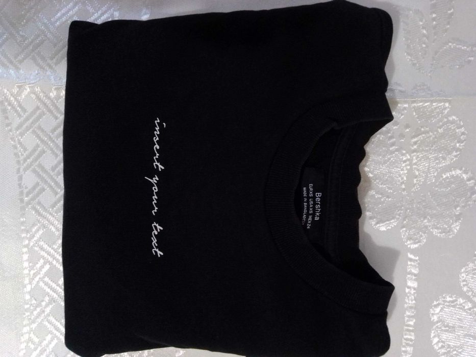 Sweatshirt preta