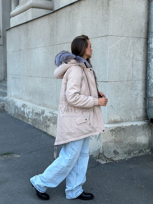 Жіноча зимова бежева парка з натуральним хутром блюфрост.  42-60 рр