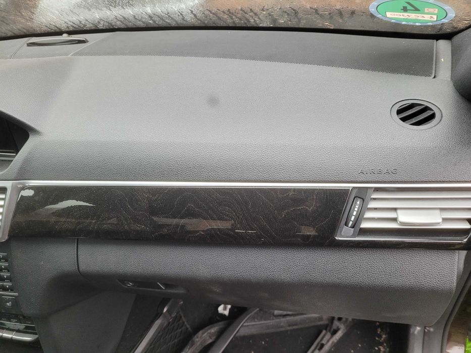 Mercedes E klasa W212 konsola deska poduszki komplet