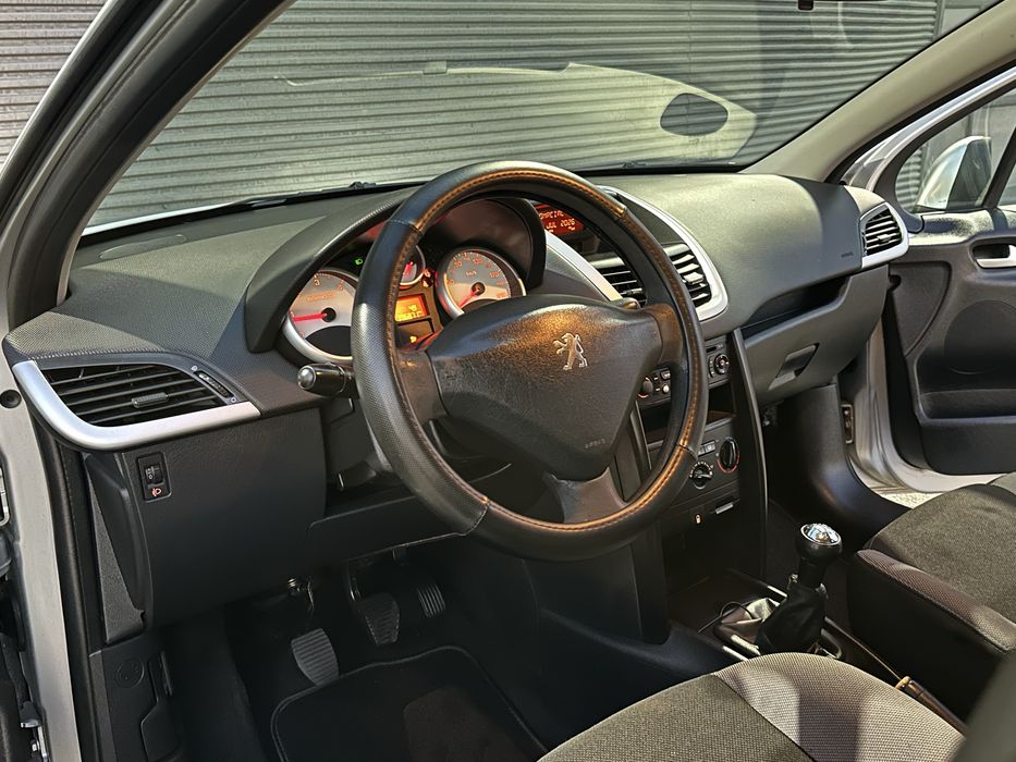 Peugeot 207 — fotografia 6