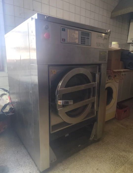 Máquina de lavar industrial Primus 16kg (avariada)