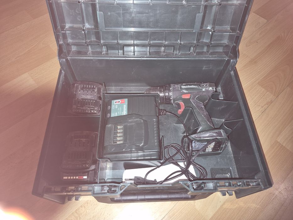 Wkretarka metabo uszkodzona 2 baterie ladowarka