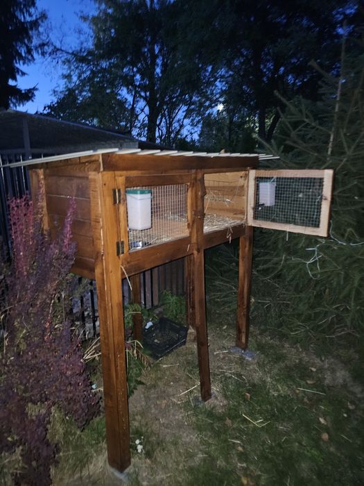 Budka dla królików + 2x poidełka gratis