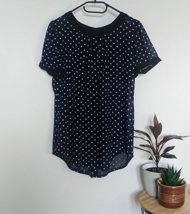 Elegancka granatowa koszulka w kropki vintage