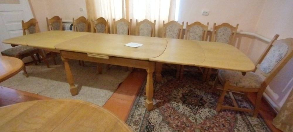 Продам стіл дубовий і крісла з Німеччини на-320см.