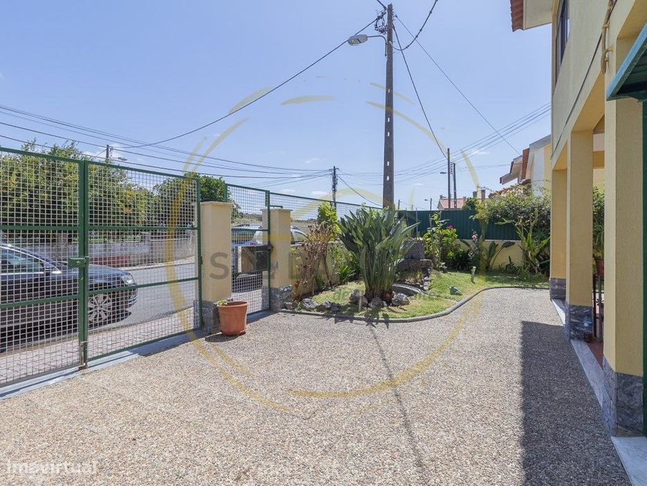 Moradia isolada T4 + T3 com garagem - Porto Salvo, Oeiras - 519.000€