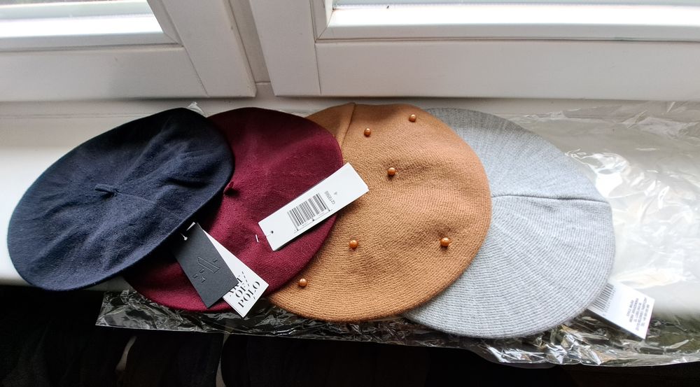 Zestaw beret nowe