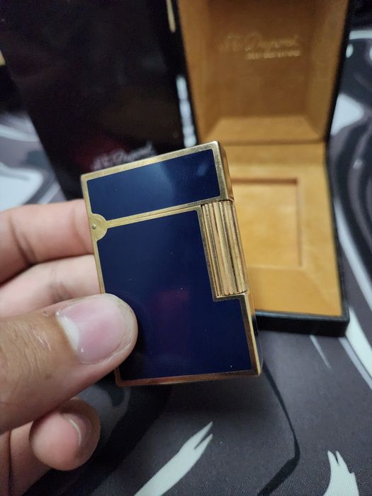 Isqueiro S.T. Dupont laca da China azul e dourado, com caixa e certificado
