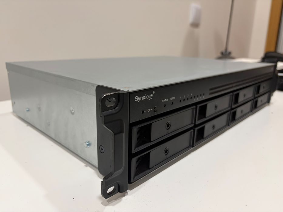 Servidor NAS Rack Synology RS1219+
