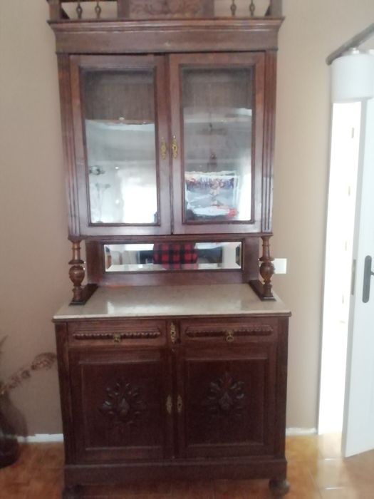 Aparador Antigo de Madeira