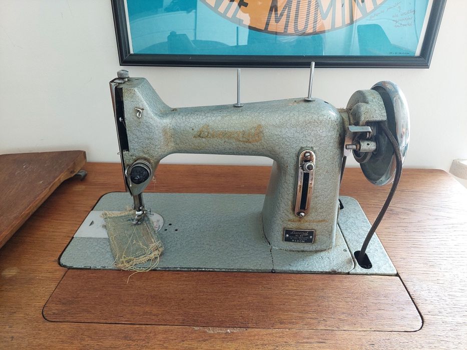 Szafka z maszyną Łucznik