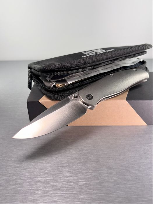 Nóż WE Knife Esprit – Titanium Orange Peel, CPM 20CV, nowy