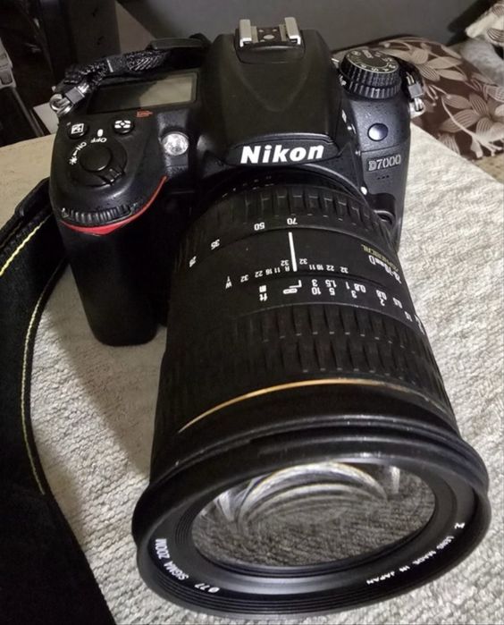 Фотоаппарат Nikon D7000 з об'єктивом Tamron 28-70 - готовий комплект