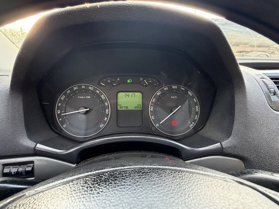 Skoda Octavia A-5 ( 1.6 MPI )