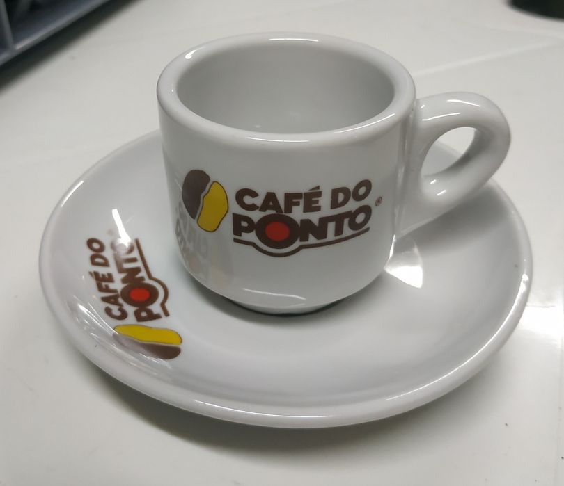 Conjunto chavenas de café + pires Marca