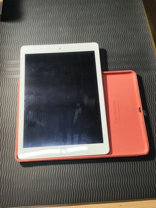 Купи собі iPad Pro A1674 (32 ГБ, Wi-Fi + LTE) вигідно!