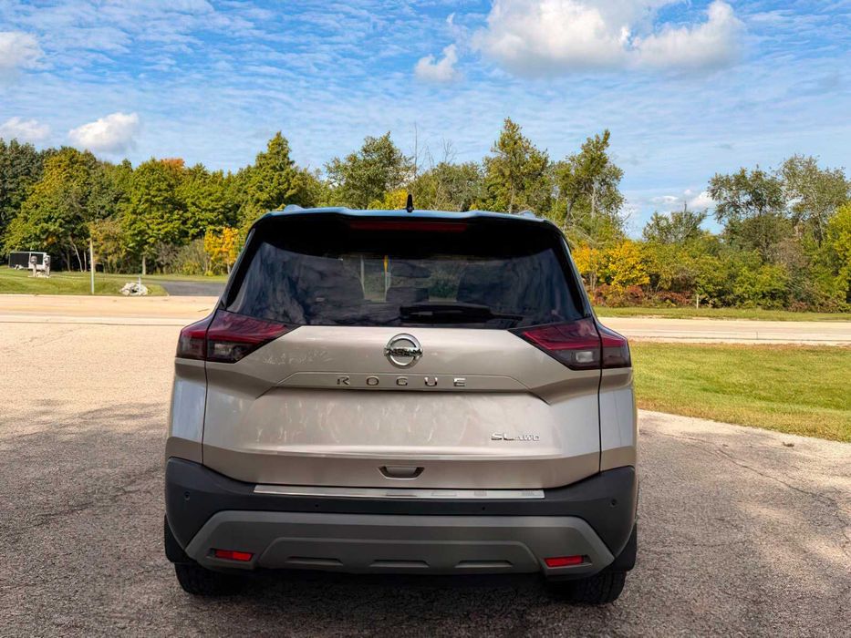 Nissan Rogue SL      2021