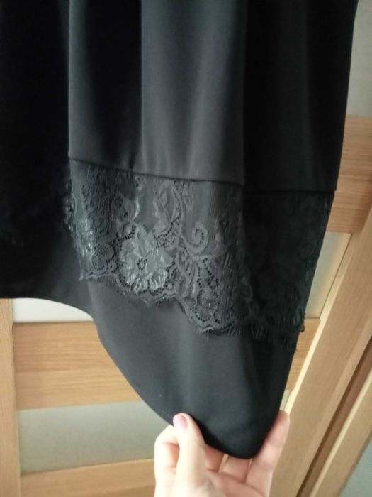 Elegancka czarna sukienka z koronką rozmiar S. Jak nowa