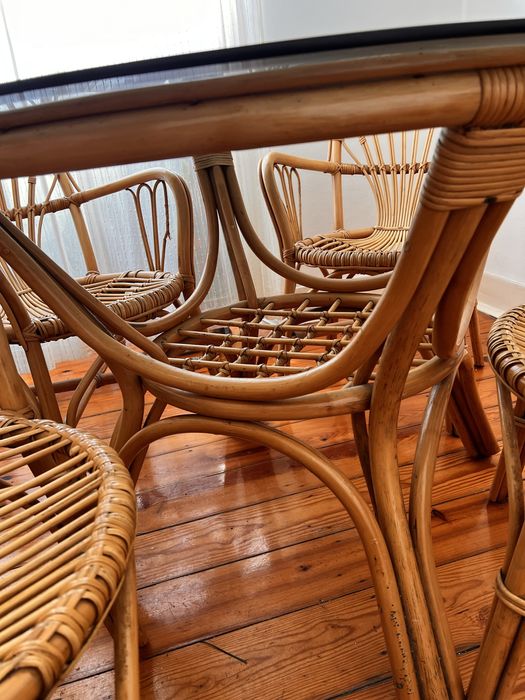 Mesa de bambu antiga