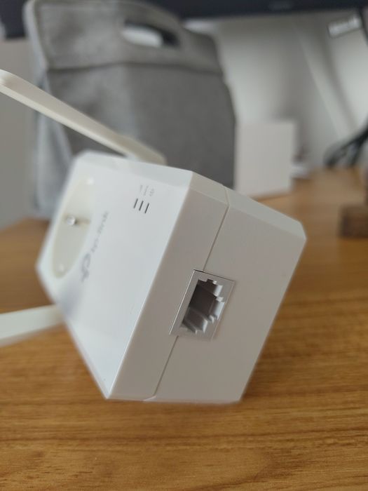 Wi-Fi extender TP-Link TL-WA860RE