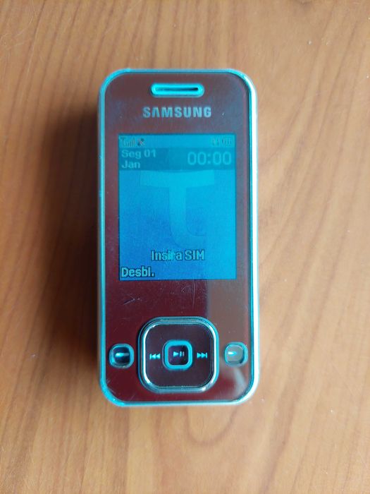 Telemóvel Samsung SGH-F250 (não Android)
