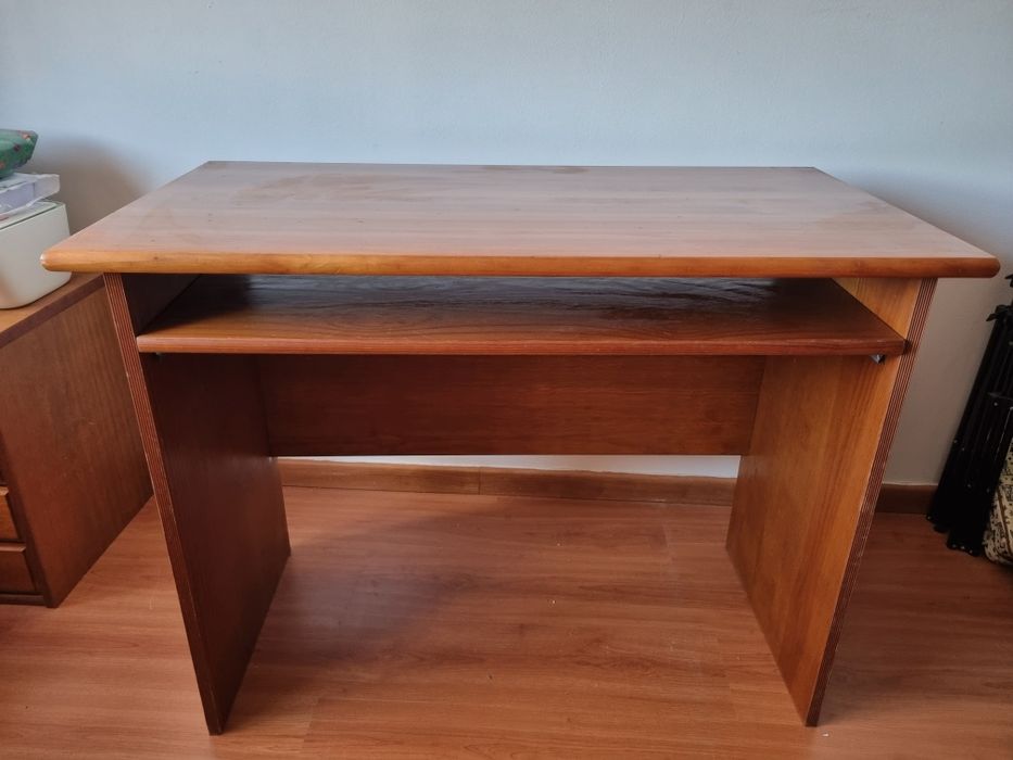 Secretária Madeira de Cerejeira