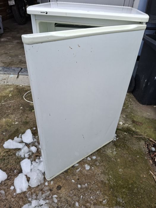 Arca Vertical + mini frigorífico