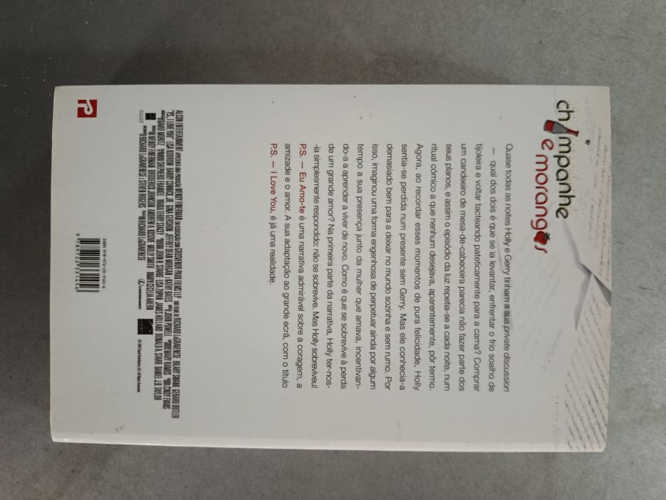 Livro :  ( P. S. -  Eu Amo-te )  como novo