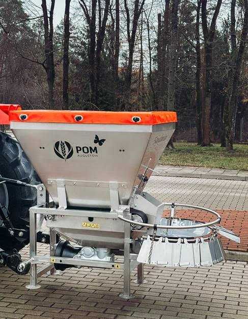 Piaskarka-posypywarka MOTYL 400 L z przystawką komunalną  - INOX