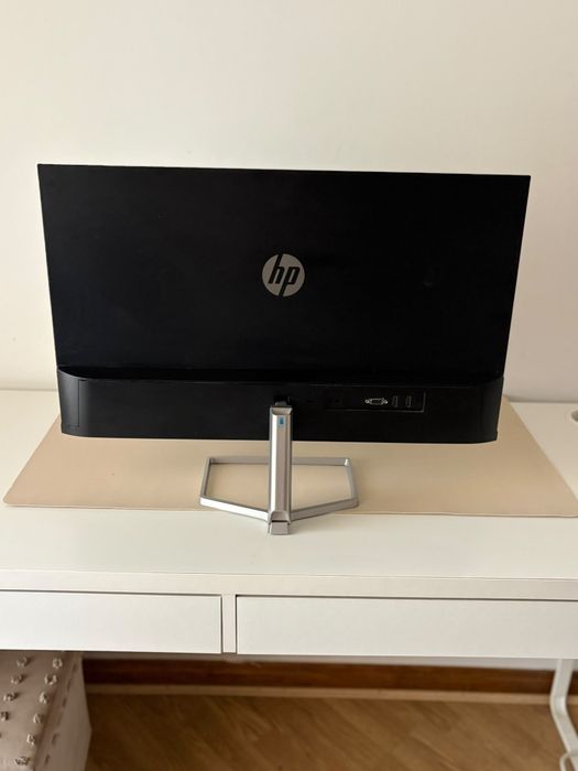 Monitor HP 27p   .