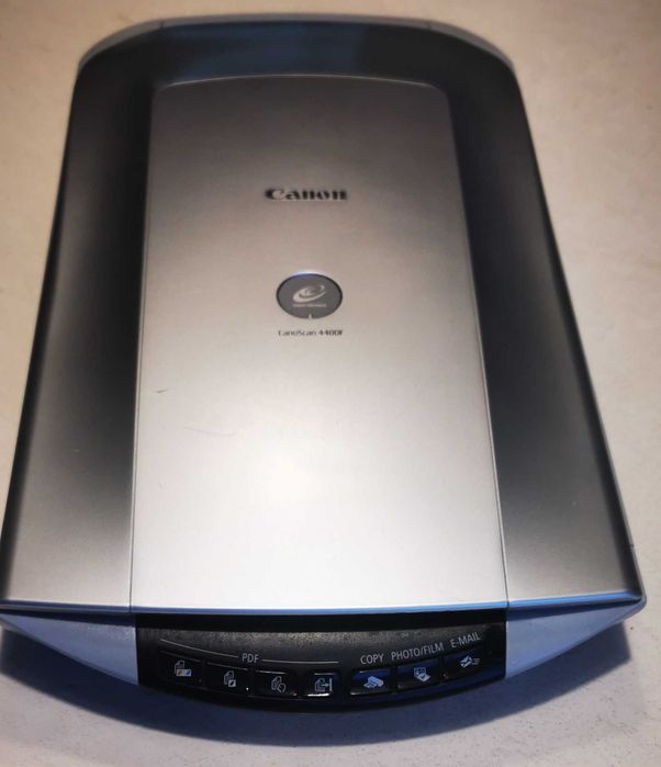 Canon CanoScan 4400F – skaner A4 + skanowanie zdjęć, negatywów i slajdów.