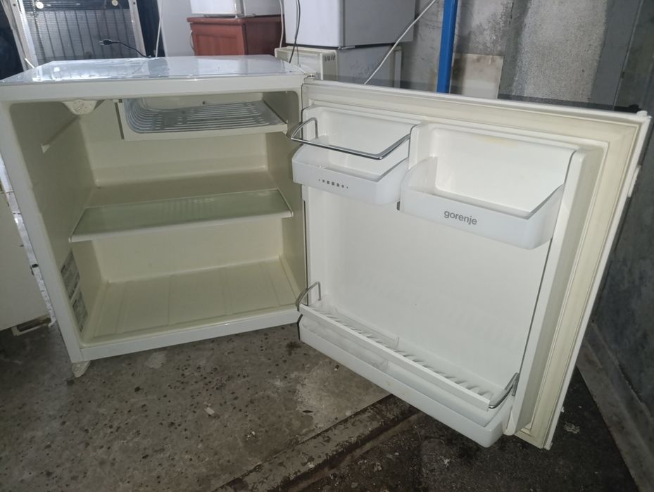 Холодильник       .