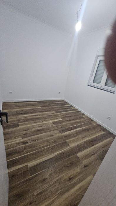 MORADIA T2 totalmente renovada, com espaços exteriores, freguesia de Santa Clara perto Alta de Lisboa